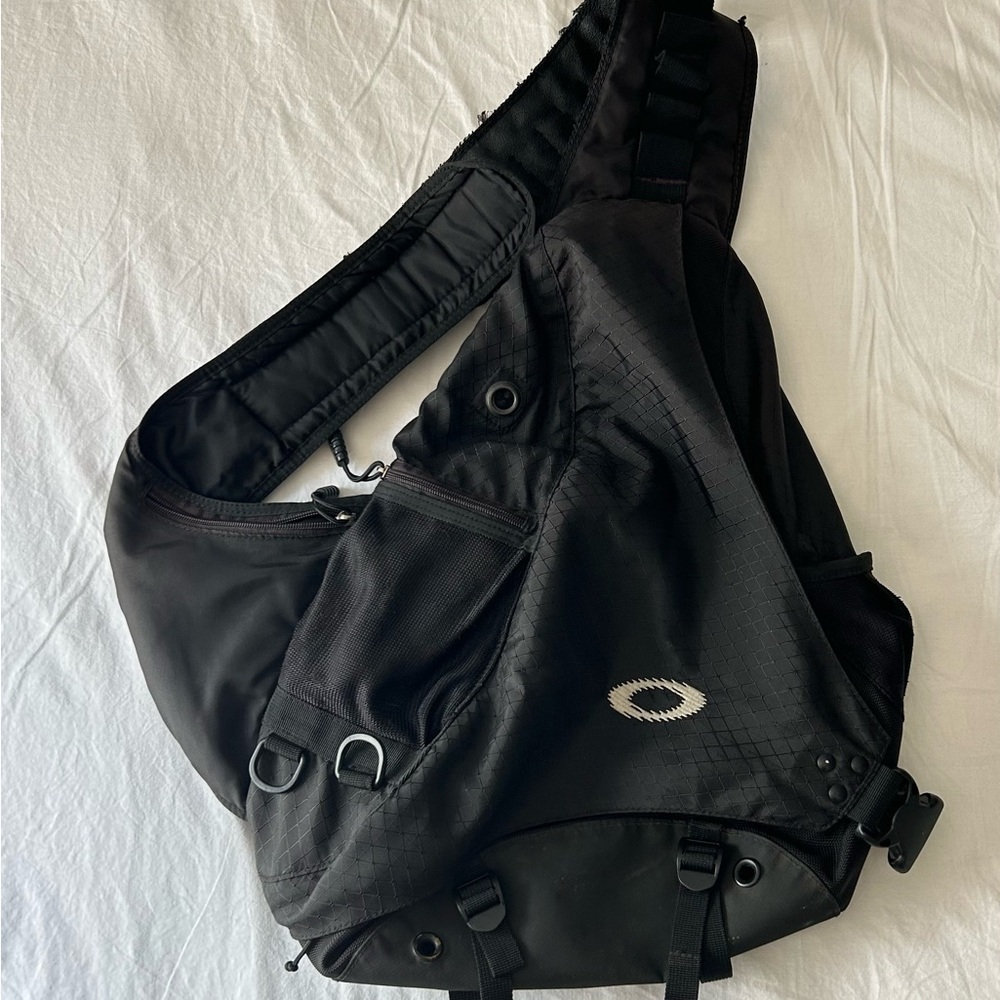 Vintage Oakley Black sling bag
